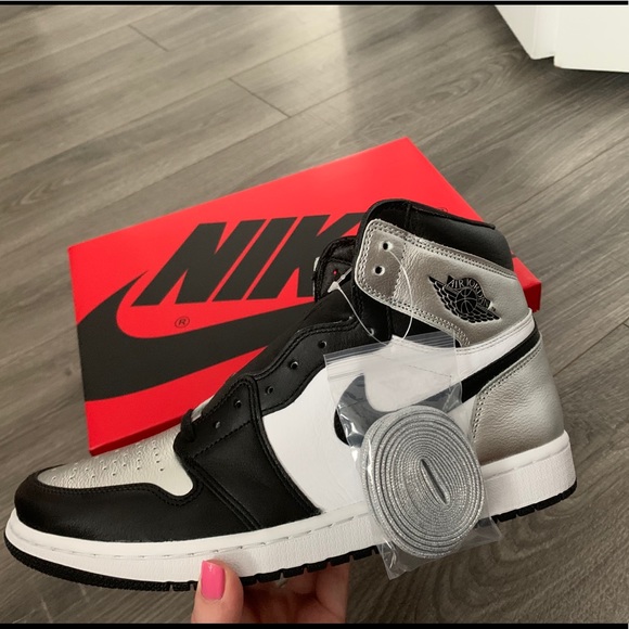 Air Jordan 1 Silver Toe - Picture 3 of 7
